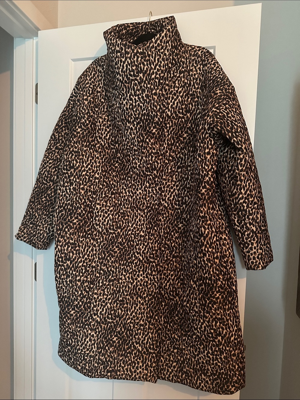 Daily Ritual Leopard-Print Puffer Coat in Brown and Black